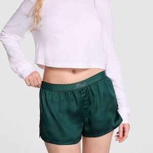 NWT PINK
SILKY SLEEP BLING BOXY PAJAMA SHORTS